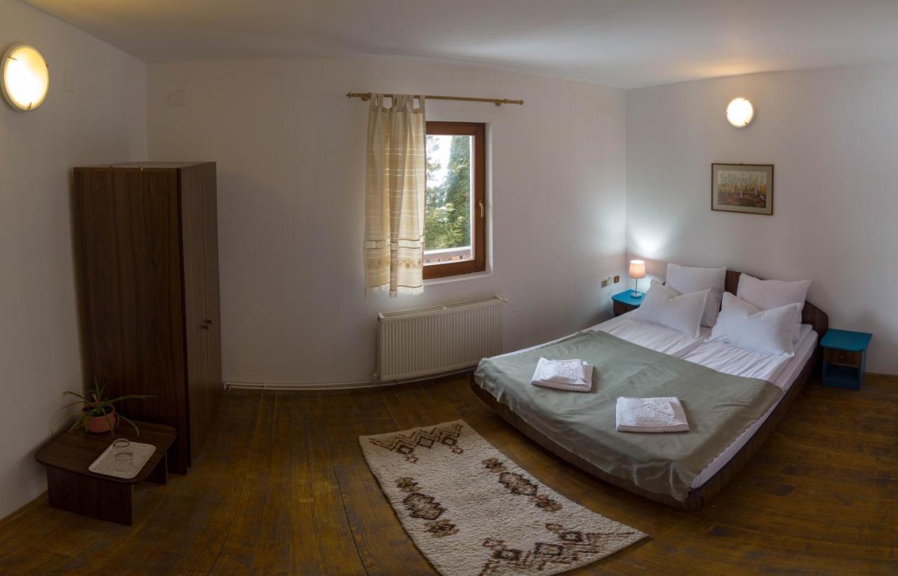 Double Room,1743488203:JPEG